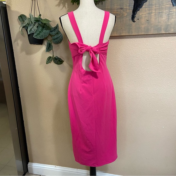 NWOT Lulus Party Persona Hot Pink Sleeveless Twist-Front Midi Dress - Picture 4 of 8